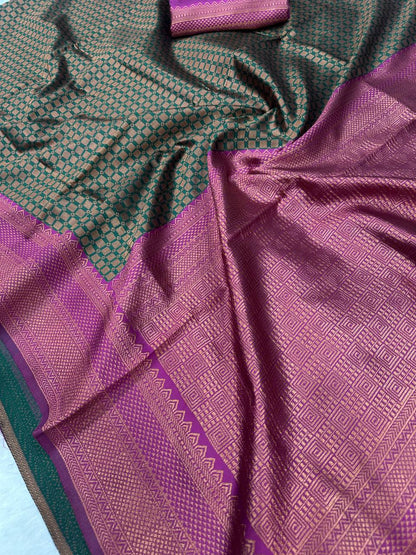 Green Color Soft Lichi Silk Saree With Jecquard Weaving