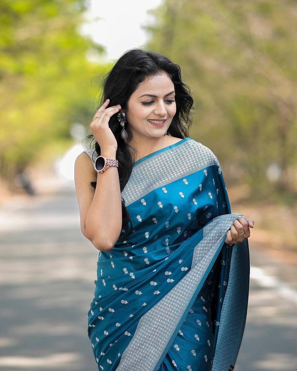 Rama Color Soft Banarasi Silk Saree With jacquard Weaving