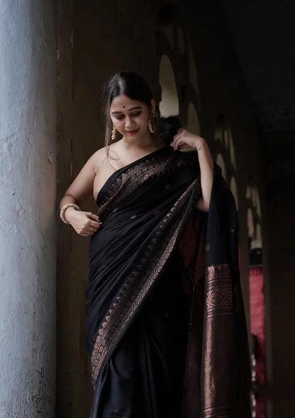 Black Color Soft Lichi Silk Saree With Jecquard Weaving