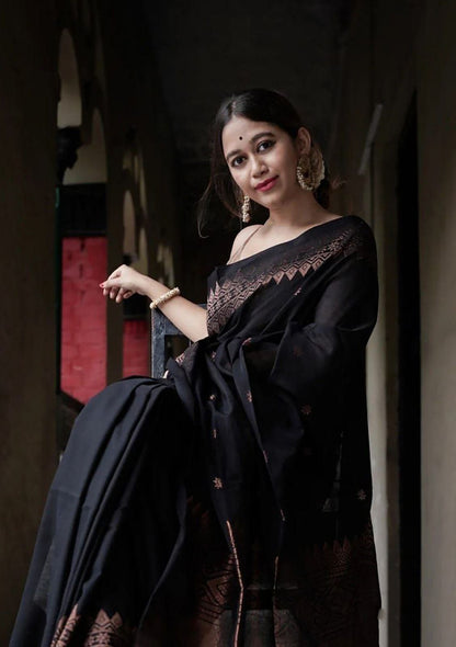 Black Color Soft Lichi Silk Saree With Jecquard Weaving