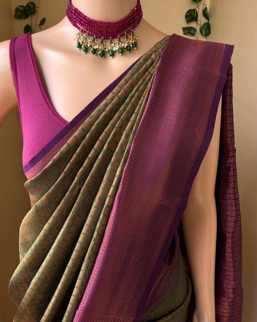 Green Color Soft Lichi Silk Saree With Jecquard Weaving