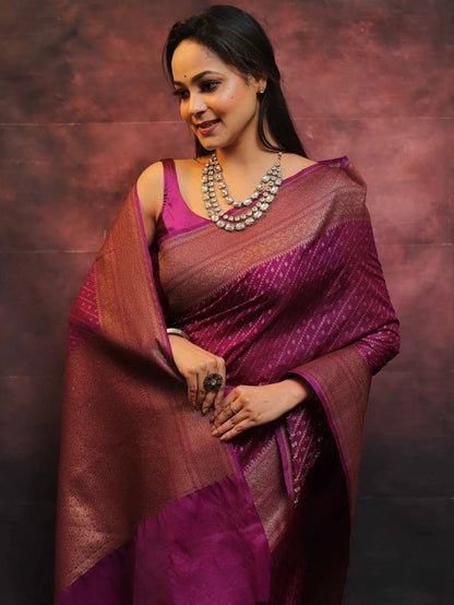 Wine Color Organic Banarasi Sarees For Intimate And Big Fat Indian Weddings, That Are Light On Your Skin And Uplift Your Wedding Shenanigans