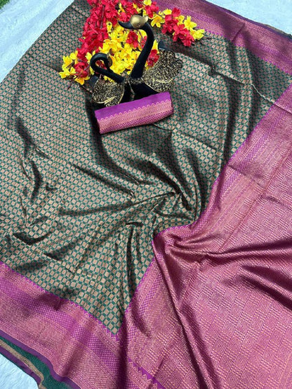 Green Color Soft Lichi Silk Saree With Jecquard Weaving