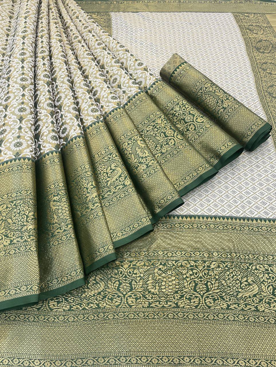 Pure Kanjivaram Silk Saree With Weaving & Contrast Border & Contrast Gold Zari Rich Weaving Pallu